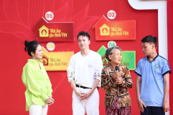 Mái ấm gia đình Việt Tập 27 Nghệ sĩ Trung Dân, Phi Phụng tặng hết cát-xê cho các em nhỏ mồ côi