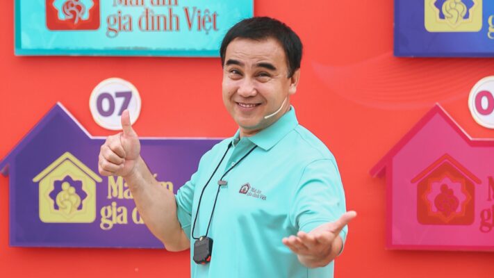 Mái ấm gia đình Việt Tập 11 Ca sĩ Nhật Kim Anh cùng cựu danh thủ Hồng Sơn bỏ tiền túi tặng trẻ em mồ côi