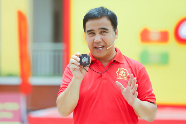 MC Quyền Linh cầm trịch show truyền hình giúp trẻ em mồ côi sau đại dịch (2)