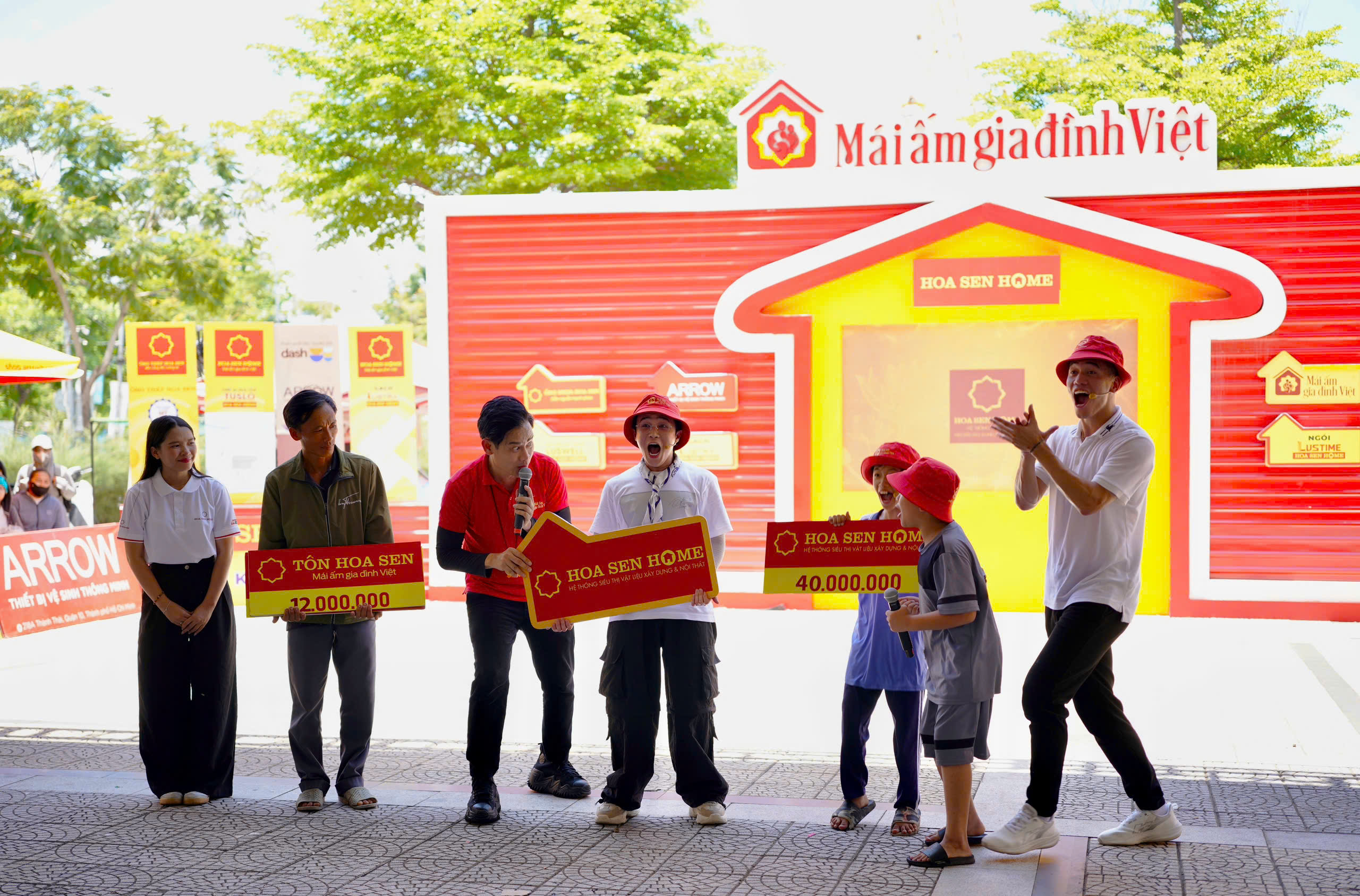 Gia đình em Cao Minh Hùng về nhất.